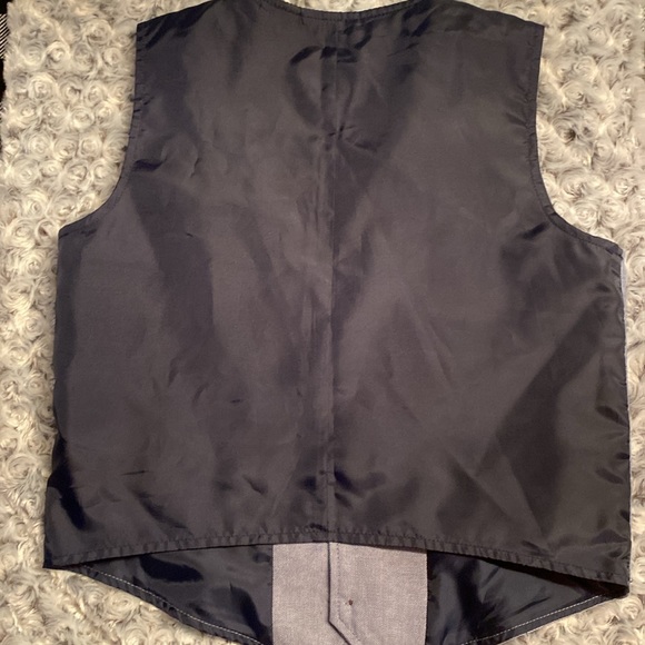 NWT Boys Button Down Vest - Picture 6 of 6